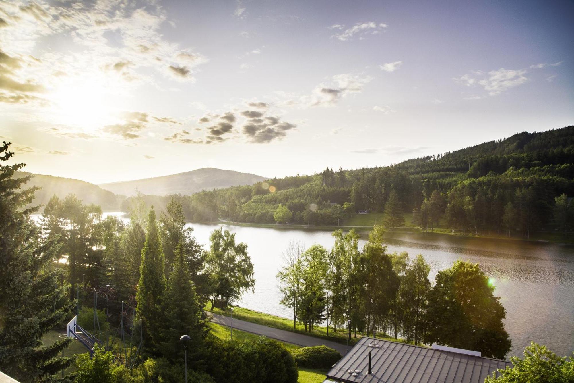 Penzion U Prehrady Лугачовіце Екстер'єр фото